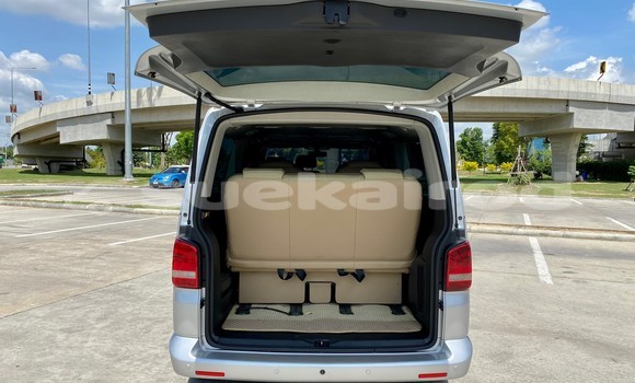 Buy Used Volkswagen Caravelle Silver Car in Bangkok in Bangkok Buy Used Volkswagen Caravelle Silver Car in Bangkok in Bangkok