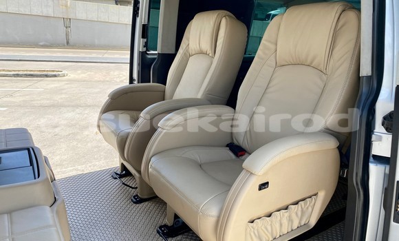 Buy Used Volkswagen Caravelle Silver Car in Bangkok in Bangkok Buy Used Volkswagen Caravelle Silver Car in Bangkok in Bangkok