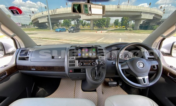 Buy Used Volkswagen Caravelle Silver Car in Bangkok in Bangkok Buy Used Volkswagen Caravelle Silver Car in Bangkok in Bangkok