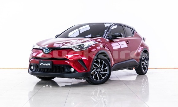 ซื้อ รถมือสอง Toyota C-HR สีแดง รถยนต์ ใน %{เมือง} ใน กรุงเทพมหานคร