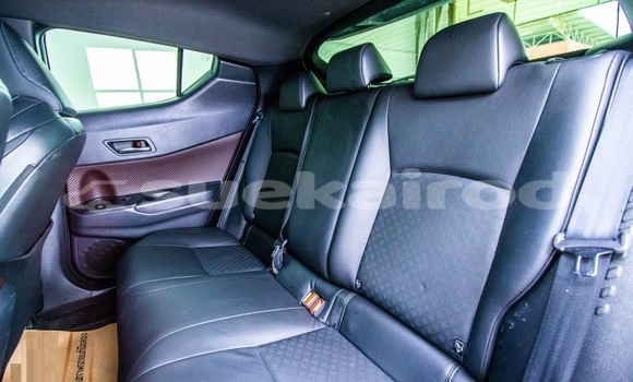 ซื้อ รถมือสอง Toyota C-HR สีแดง รถยนต์ ใน %{เมือง} ใน กรุงเทพมหานคร ซื้อ รถมือสอง Toyota C-HR สีแดง รถยนต์ ใน %{เมือง} ใน กรุงเทพมหานคร