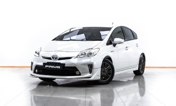 Buy Used Toyota Prius White Car in Bangkok in Bangkok