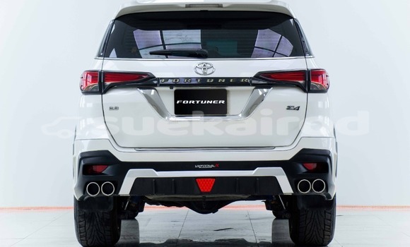 Buy Used Toyota Yaris White Car in Bangkok in Bangkok Buy Used Toyota Yaris White Car in Bangkok in Bangkok