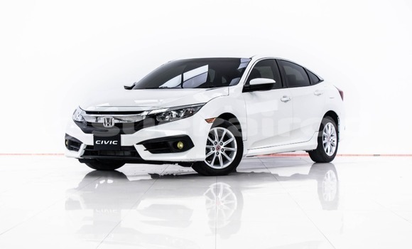 ซื้อ รถมือสอง Honda Civic ขาว รถยนต์ ใน %{เมือง} ใน กรุงเทพมหานคร