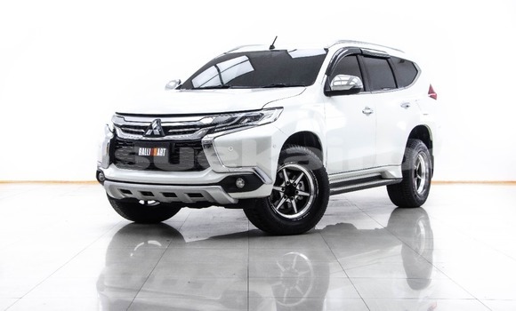 Buy Used Mitsubishi Pajero Sport White Car in Bangkok in Bangkok