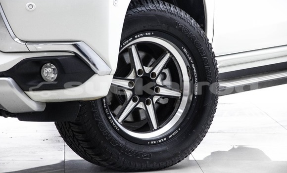 Buy Used Mitsubishi Pajero Sport White Car in Bangkok in Bangkok Buy Used Mitsubishi Pajero Sport White Car in Bangkok in Bangkok