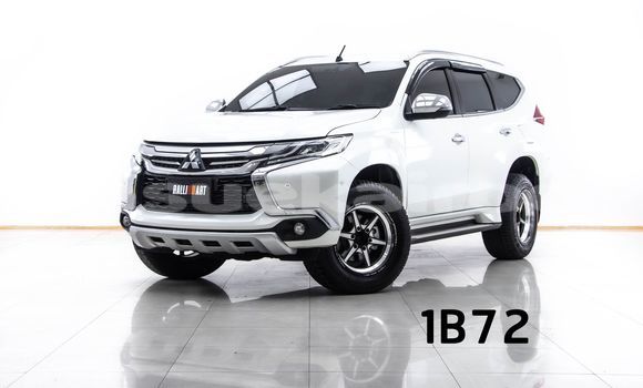 Buy Used Mitsubishi Pajero White Car in Bangkok in Bangkok Buy Used Mitsubishi Pajero White Car in Bangkok in Bangkok