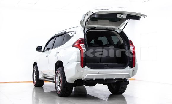 Buy Used Mitsubishi Pajero White Car in Bangkok in Bangkok Buy Used Mitsubishi Pajero White Car in Bangkok in Bangkok