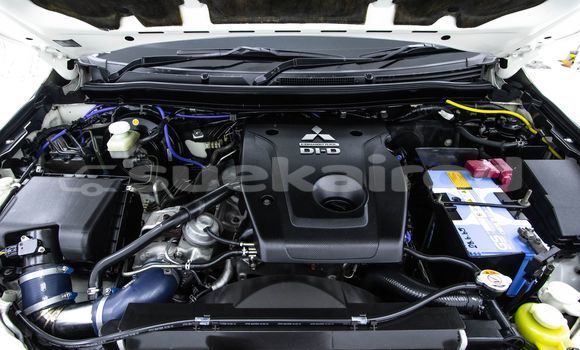 Buy Used Mitsubishi Pajero White Car in Bangkok in Bangkok Buy Used Mitsubishi Pajero White Car in Bangkok in Bangkok