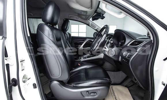 Buy Used Mitsubishi Pajero White Car in Bangkok in Bangkok Buy Used Mitsubishi Pajero White Car in Bangkok in Bangkok