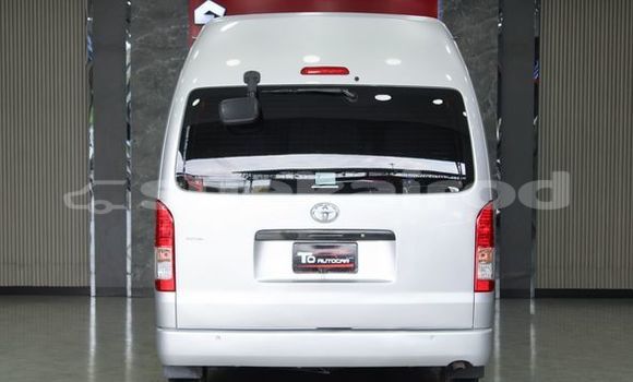 Buy Used Toyota Commuter Silver Car in Bangkok in Bangkok Buy Used Toyota Commuter Silver Car in Bangkok in Bangkok