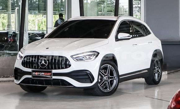 Buy Used Mercedes-Benz GLA-klasse White Car in Bangkok in Bangkok