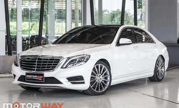 ซื้อ รถมือสอง Mercedes-Benz S-klasse ขาว รถยนต์ ใน %{เมือง} ใน กรุงเทพมหานคร