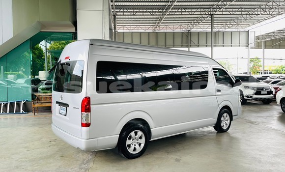 Buy Used Toyota Commuter Silver Car in Bangkok in Bangkok Buy Used Toyota Commuter Silver Car in Bangkok in Bangkok