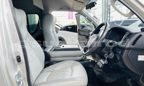 Buy Used Toyota Commuter Silver Car in Bangkok in Bangkok Buy Used Toyota Commuter Silver Car in Bangkok in Bangkok