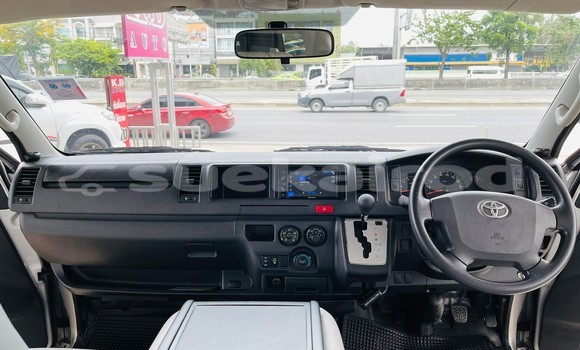 Buy Used Toyota Commuter Silver Car in Bangkok in Bangkok Buy Used Toyota Commuter Silver Car in Bangkok in Bangkok