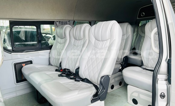 Buy Used Toyota Commuter Silver Car in Bangkok in Bangkok Buy Used Toyota Commuter Silver Car in Bangkok in Bangkok