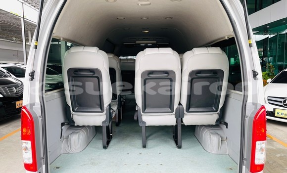 Buy Used Toyota Commuter Silver Car in Bangkok in Bangkok Buy Used Toyota Commuter Silver Car in Bangkok in Bangkok