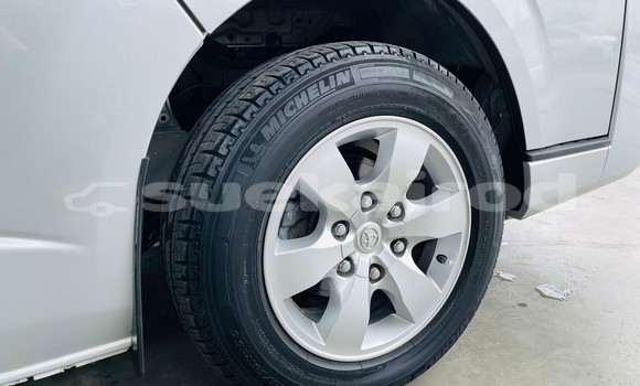 Buy Used Toyota Commuter Silver Car in Bangkok in Bangkok Buy Used Toyota Commuter Silver Car in Bangkok in Bangkok