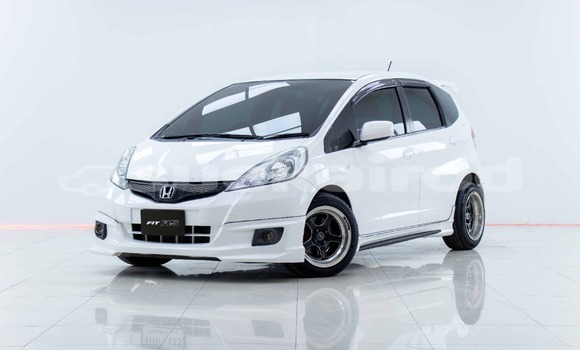 Buy Used Honda Jazz White Car in Bangkok in Bangkok