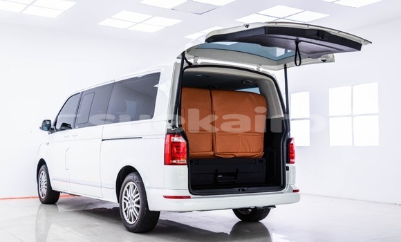 Buy Used Volkswagen Caravelle White Car in Bangkok in Bangkok Buy Used Volkswagen Caravelle White Car in Bangkok in Bangkok