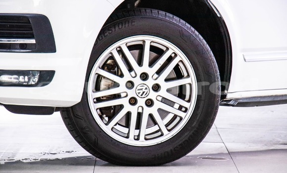 Buy Used Volkswagen Caravelle White Car in Bangkok in Bangkok Buy Used Volkswagen Caravelle White Car in Bangkok in Bangkok