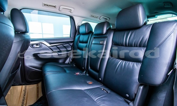 ซื้อ รถมือสอง Mitsubishi Pajero Sport สีดำ รถยนต์ ใน %{เมือง} ใน กรุงเทพมหานคร ซื้อ รถมือสอง Mitsubishi Pajero Sport สีดำ รถยนต์ ใน %{เมือง} ใน กรุงเทพมหานคร