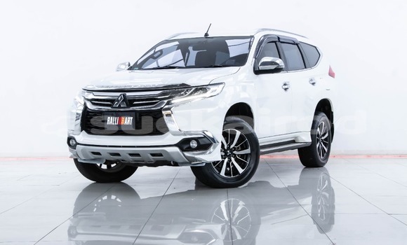 Buy Used Mitsubishi Pajero Sport White Car in Bangkok in Bangkok Buy Used Mitsubishi Pajero Sport White Car in Bangkok in Bangkok