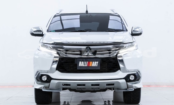ซื้อ รถมือสอง Mitsubishi Pajero Sport ขาว รถยนต์ ใน %{เมือง} ใน กรุงเทพมหานคร ซื้อ รถมือสอง Mitsubishi Pajero Sport ขาว รถยนต์ ใน %{เมือง} ใน กรุงเทพมหานคร