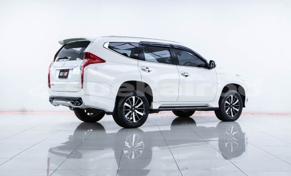 ซื้อ รถมือสอง Mitsubishi Pajero Sport ขาว รถยนต์ ใน %{เมือง} ใน กรุงเทพมหานคร ซื้อ รถมือสอง Mitsubishi Pajero Sport ขาว รถยนต์ ใน %{เมือง} ใน กรุงเทพมหานคร