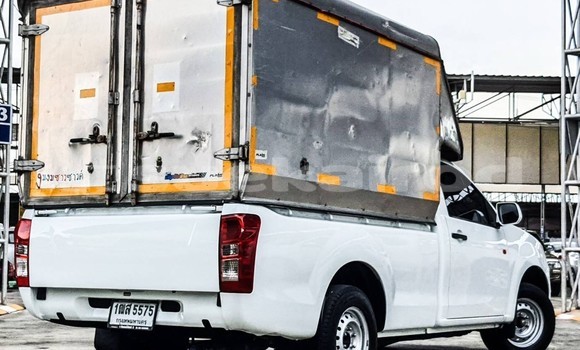 Buy Used Isuzu D-Max White Car in Bangkok in Bangkok Buy Used Isuzu D-Max White Car in Bangkok in Bangkok