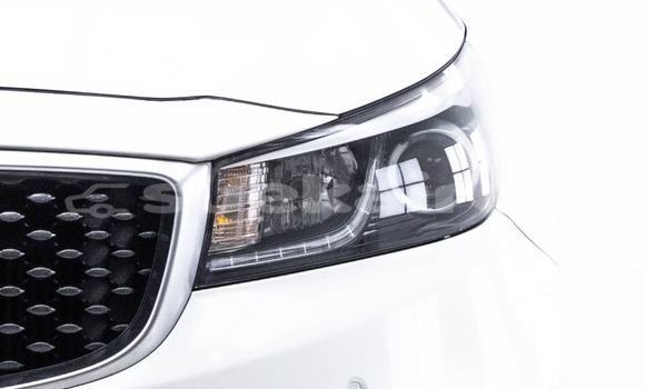 Buy Used Kia Carnival White Car in Bangkok in Bangkok Buy Used Kia Carnival White Car in Bangkok in Bangkok
