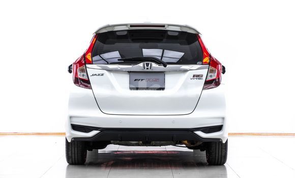 Buy Used Honda Jazz White Car in Bangkok in Bangkok Buy Used Honda Jazz White Car in Bangkok in Bangkok