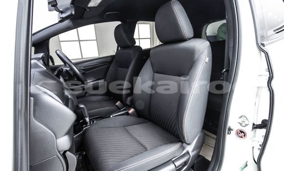 Buy Used Honda Jazz White Car in Bangkok in Bangkok Buy Used Honda Jazz White Car in Bangkok in Bangkok