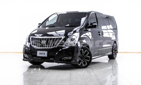 Buy Used Hyundai H1 Black Car in Bangkok in Bangkok