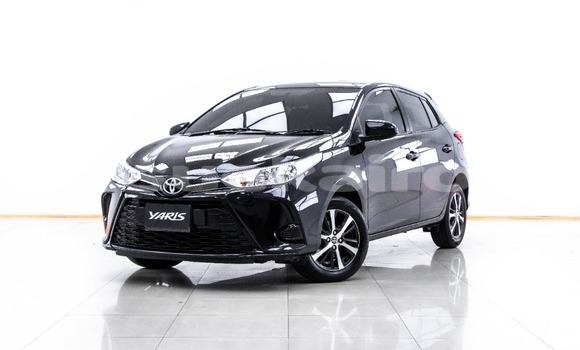 ซื้อ รถมือสอง Toyota Yaris สีดำ รถยนต์ ใน %{เมือง} ใน กรุงเทพมหานคร