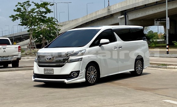 Buy Used Toyota Vellfire White Car in Bangkok in Bangkok