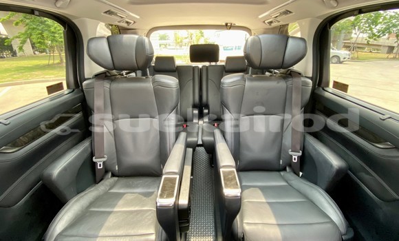Buy Used Toyota Vellfire White Car in Bangkok in Bangkok Buy Used Toyota Vellfire White Car in Bangkok in Bangkok