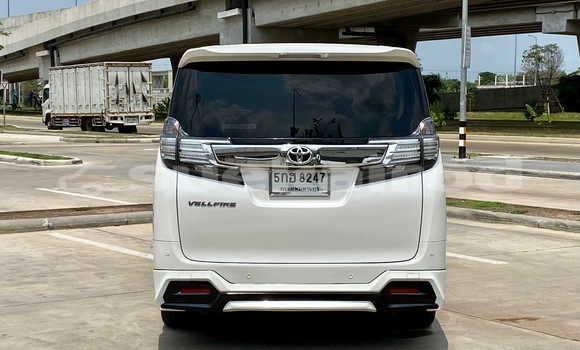 Buy Used Toyota Vellfire White Car in Bangkok in Bangkok Buy Used Toyota Vellfire White Car in Bangkok in Bangkok