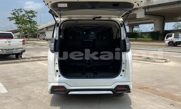 Buy Used Toyota Vellfire White Car in Bangkok in Bangkok Buy Used Toyota Vellfire White Car in Bangkok in Bangkok