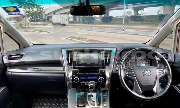 Buy Used Toyota Vellfire White Car in Bangkok in Bangkok Buy Used Toyota Vellfire White Car in Bangkok in Bangkok