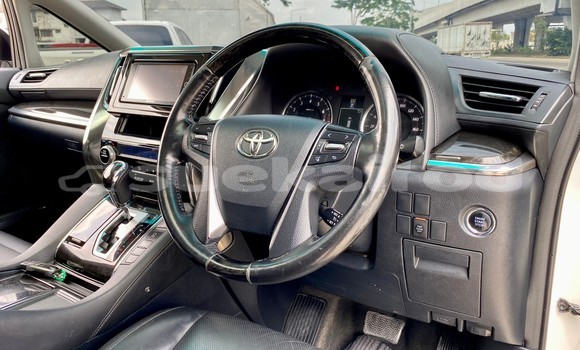 Buy Used Toyota Vellfire White Car in Bangkok in Bangkok Buy Used Toyota Vellfire White Car in Bangkok in Bangkok