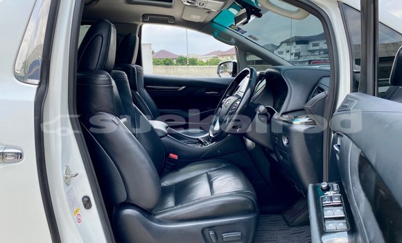 Buy Used Toyota Vellfire White Car in Bangkok in Bangkok Buy Used Toyota Vellfire White Car in Bangkok in Bangkok