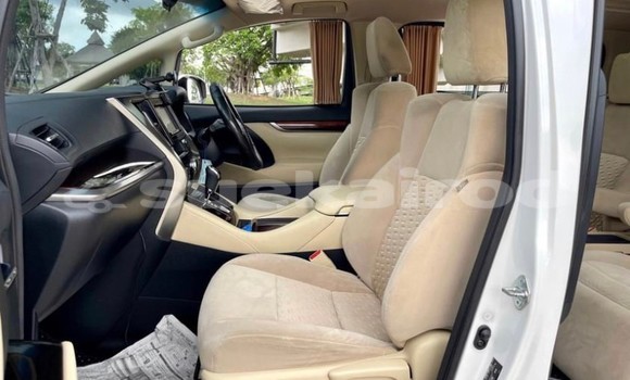 Buy Used Toyota Alphard White Car in Bangkok in Bangkok Buy Used Toyota Alphard White Car in Bangkok in Bangkok