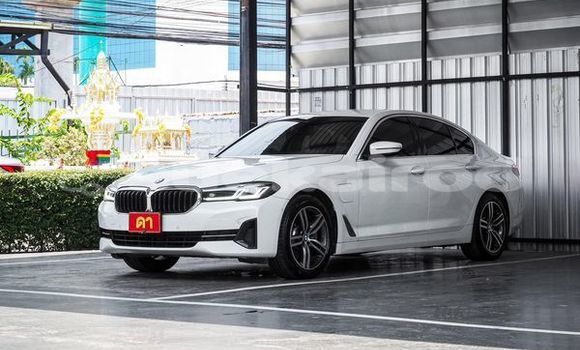ซื้อ รถมือสอง BMW 5–Series ขาว รถยนต์ ใน %{เมือง} ใน กรุงเทพมหานคร