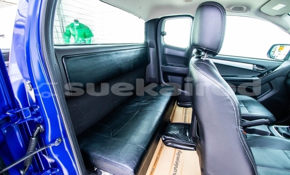 Buy Used Isuzu D-Max Blue Car in Bangkok in Bangkok Buy Used Isuzu D-Max Blue Car in Bangkok in Bangkok