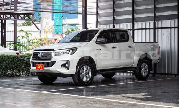 ซื้อ รถมือสอง Toyota Hiluxe Revo ขาว รถยนต์ ใน %{เมือง} ใน กรุงเทพมหานคร