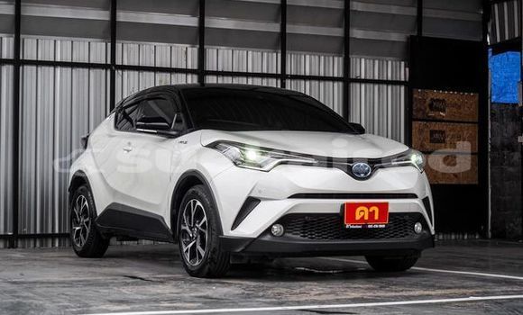 Buy Used Toyota C-HR White Car in Bangkok in Bangkok Buy Used Toyota C-HR White Car in Bangkok in Bangkok