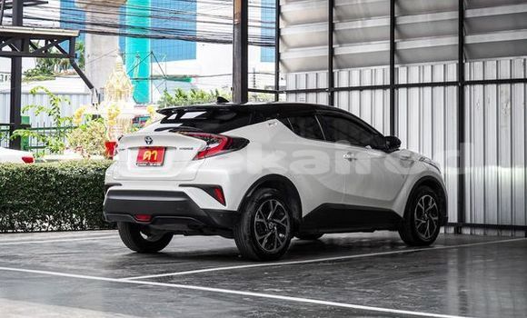 Buy Used Toyota C-HR White Car in Bangkok in Bangkok Buy Used Toyota C-HR White Car in Bangkok in Bangkok