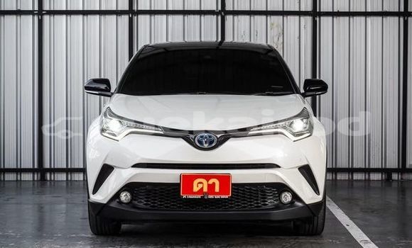 ซื้อ รถมือสอง Toyota C-HR ขาว รถยนต์ ใน %{เมือง} ใน กรุงเทพมหานคร ซื้อ รถมือสอง Toyota C-HR ขาว รถยนต์ ใน %{เมือง} ใน กรุงเทพมหานคร